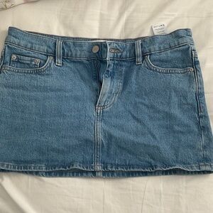 Aritzia Denim Forum Light Blue Denim Skirt with Contrast Stitching